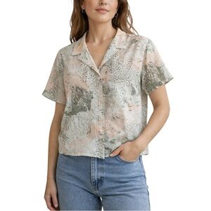 Vintage Short Sleeve Button-Up Shirt Animal Print Size Medium